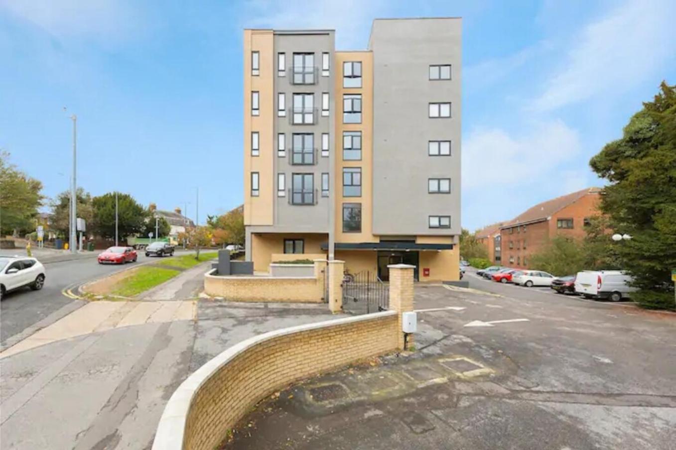 Maidstone Heights By Kasar Stays Extérieur photo