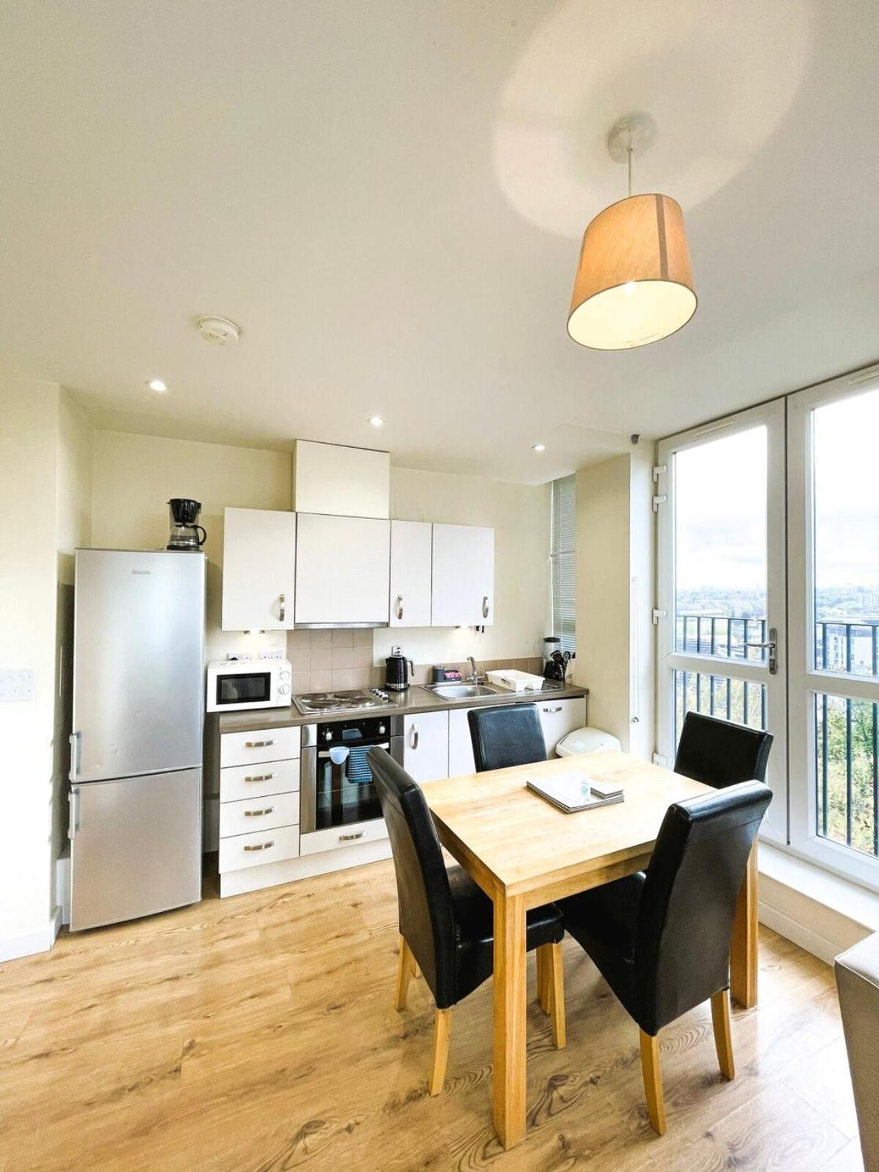 Maidstone Heights By Kasar Stays Extérieur photo